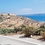 Sunset Court Self Catering Sea View