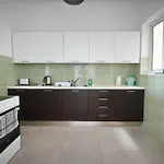 Апартаменты Sunset Court Self Catering Sea View *