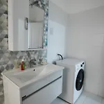 Sunset Court Self Catering Sea View Apartament Għajnsielem