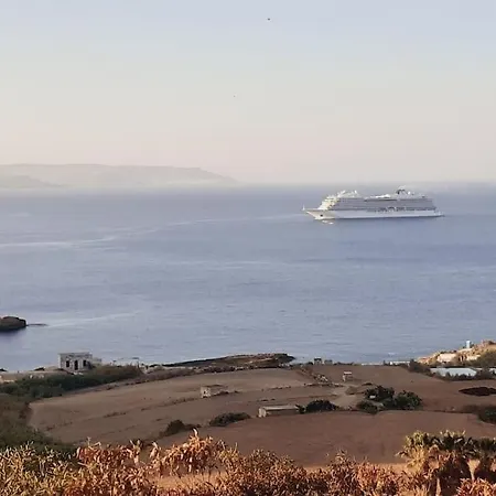 Sunset Court Self Catering Sea View Għajnsielem