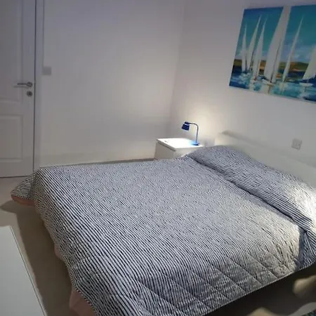Apartamento Sunset Court Self Catering Sea View