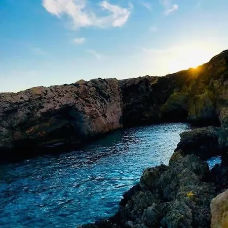Sunset Court Self Catering Sea View Għajnsielem