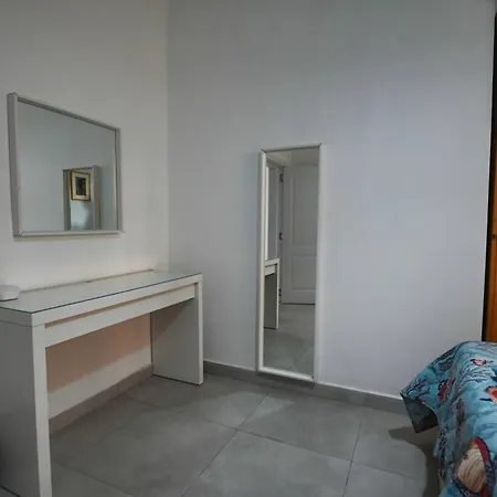 Sunset Court Self Catering Sea View Għajnsielem