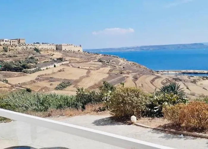 Sunset Court Self Catering Sea View