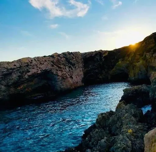 Sunset Court Self Catering Sea View Għajnsielem